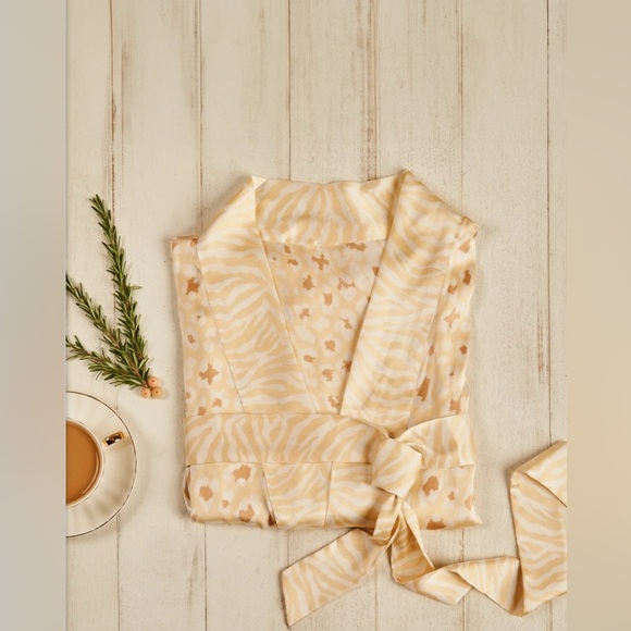 Show Me Your Mumu Harlow Animal Print Robe, One Size, NWT - Picture 7 of 8